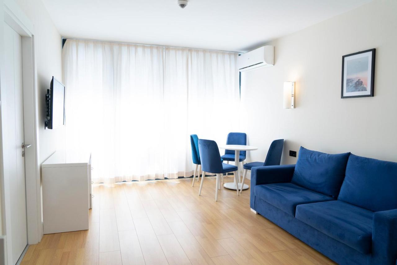 Orbi Sea View Apartment Batumi Exteriör bild